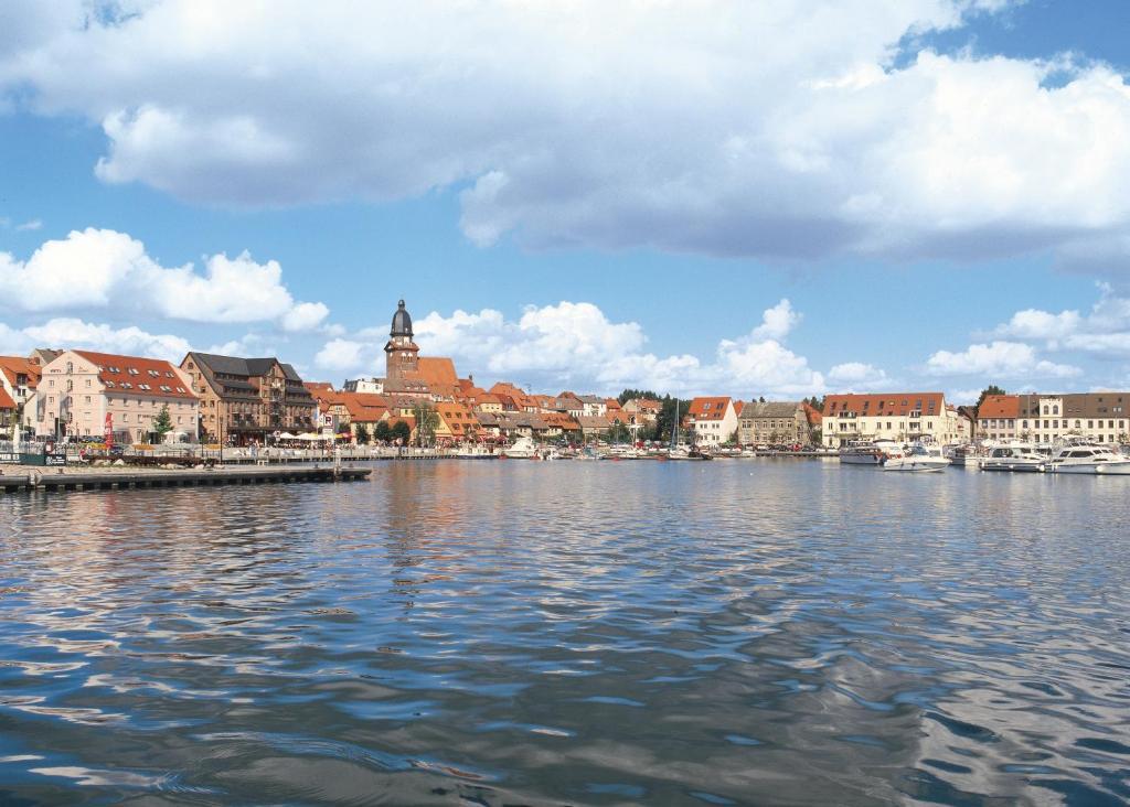 Hotel Am Brauhaus Waren  Buitenkant foto